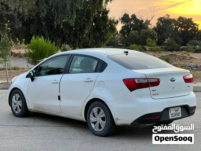 Kia Rio 2013 photo 2