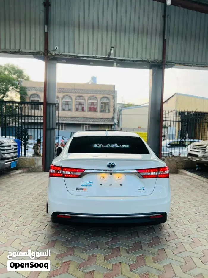 Toyota Avalon 2013 photo 2