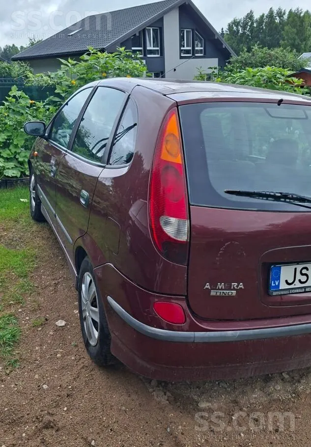 Nissan Almera Tino