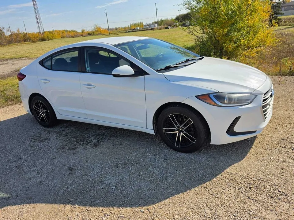 Hyundai Elantra 2017 photo 4