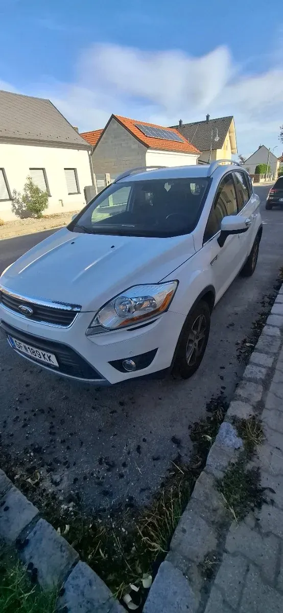 Ford Kuga 2012 photo 2