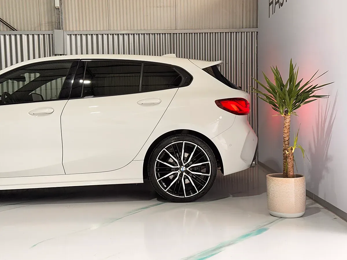 BMW 1 Series 2019 photo 3