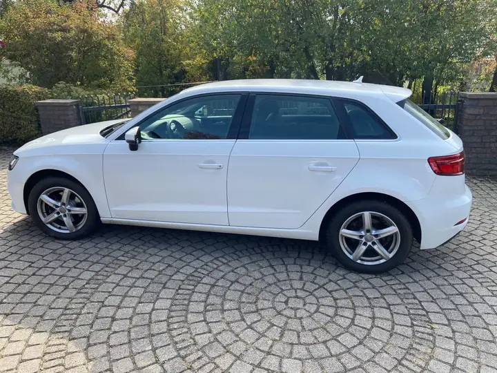 Audi A3 2016 photo 2