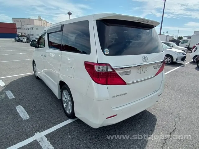 Toyota Alphard 2012 photo 3
