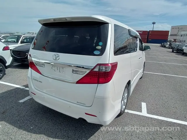 Toyota Alphard 2012 photo 4
