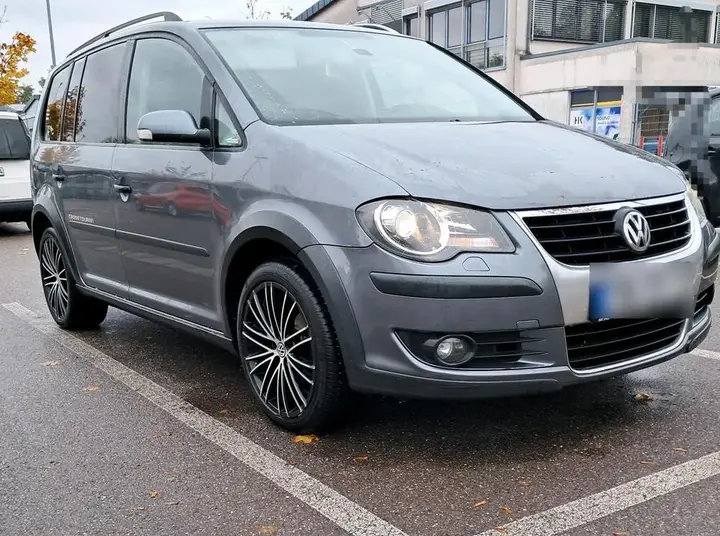 Volkswagen Cross Touran