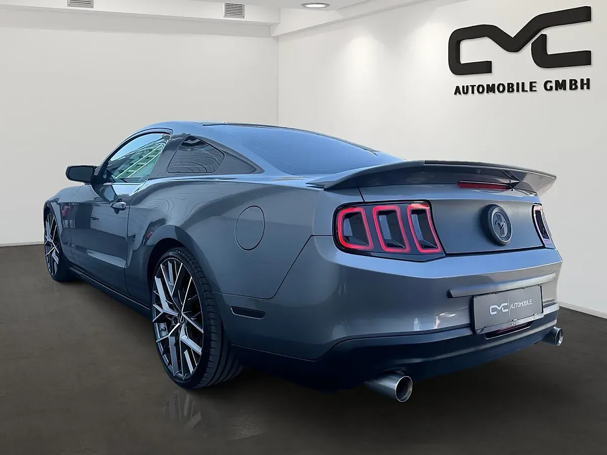 Ford Mustang 2010 photo 3