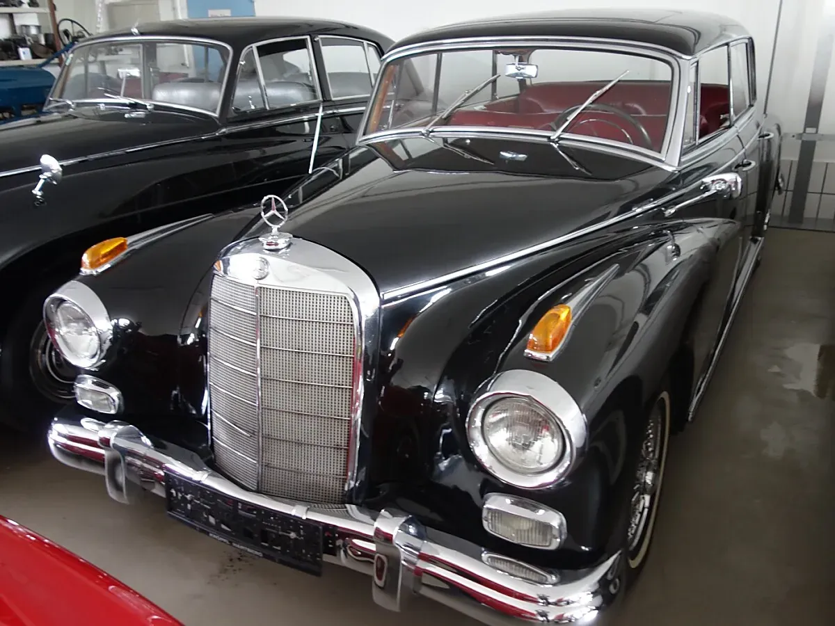 Mercedes-Benz 300D 1958 photo 2