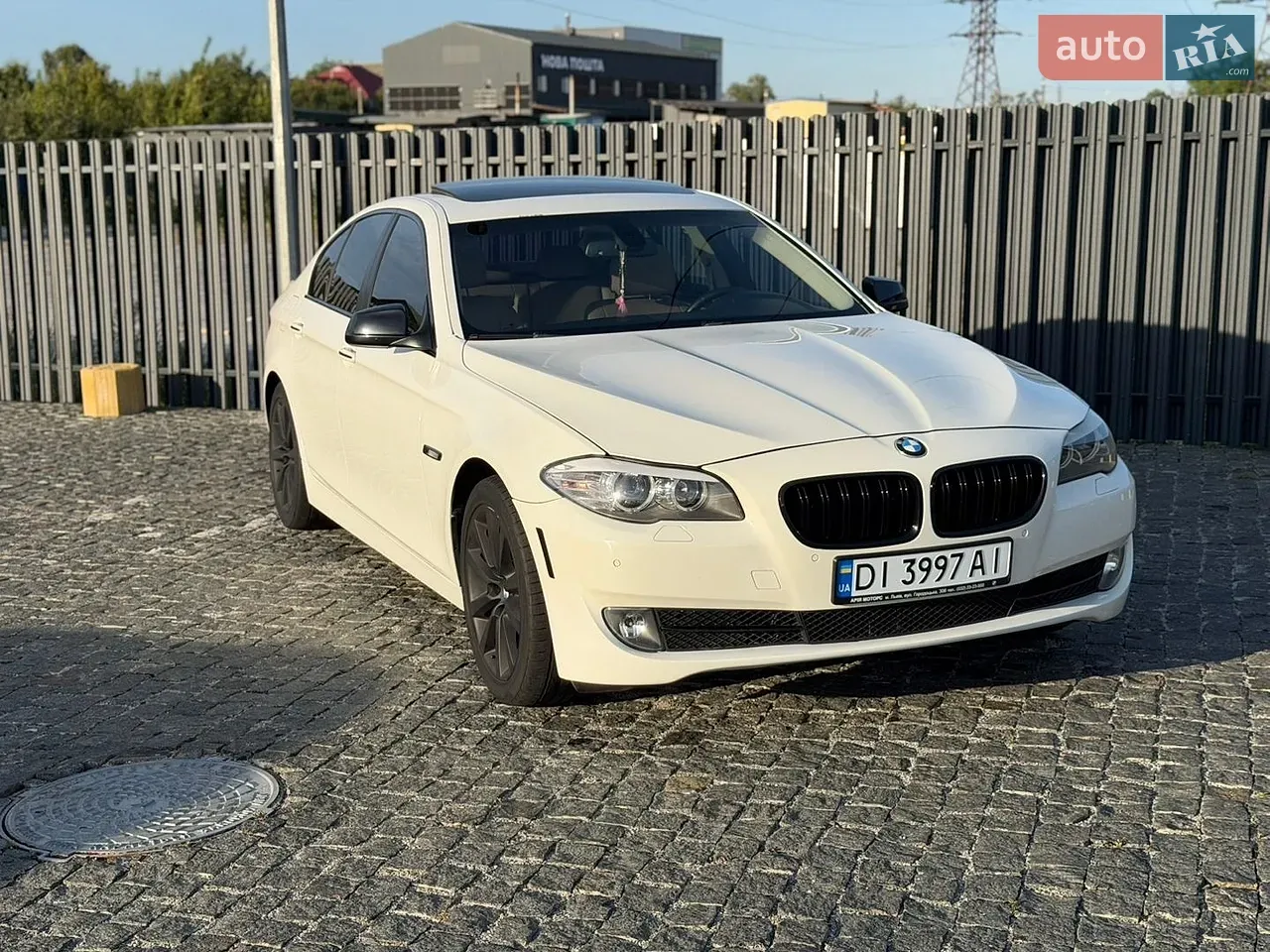 BMW 5 Series 2011 photo 4