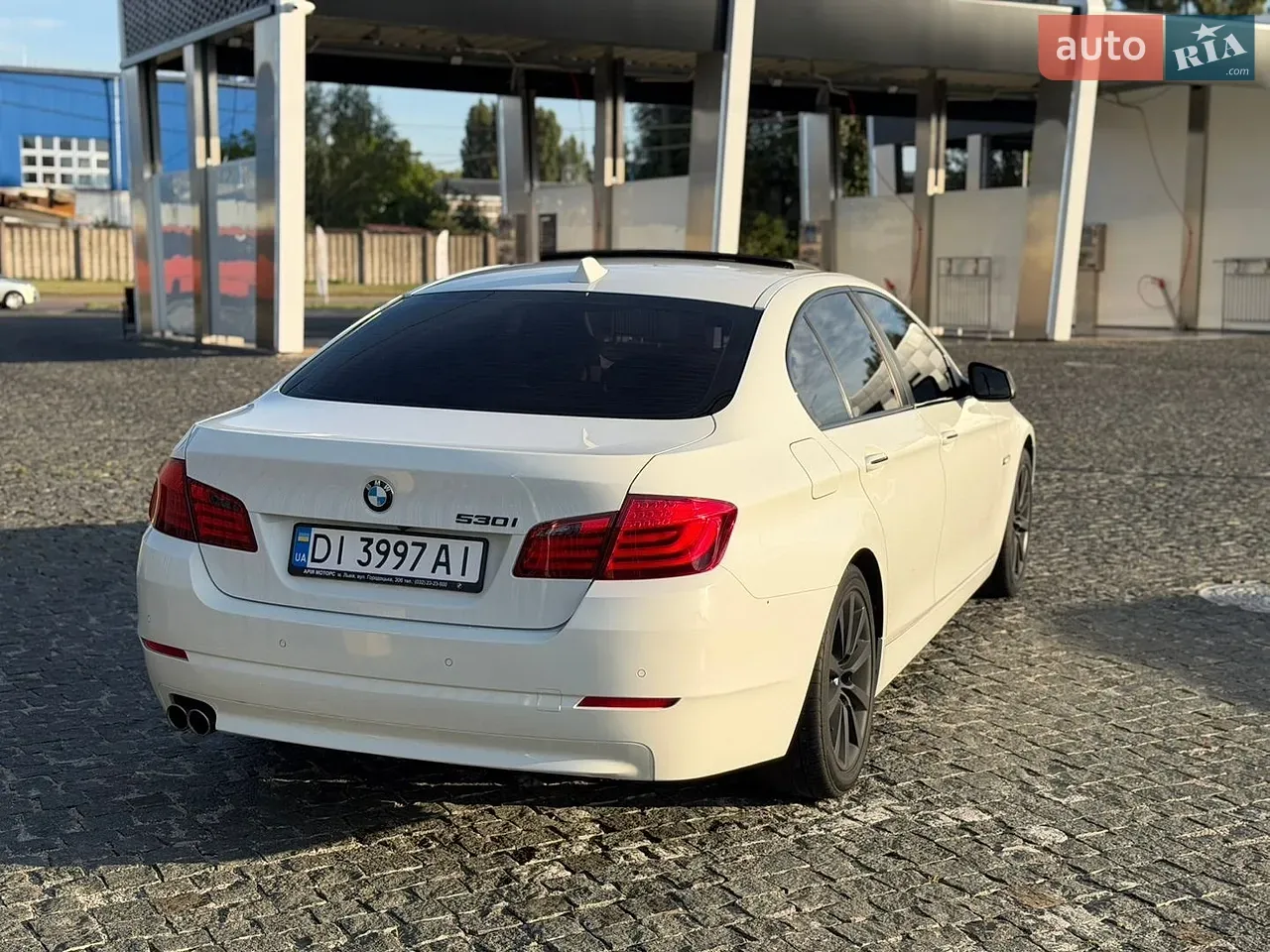 BMW 5 Series 2011 photo 5