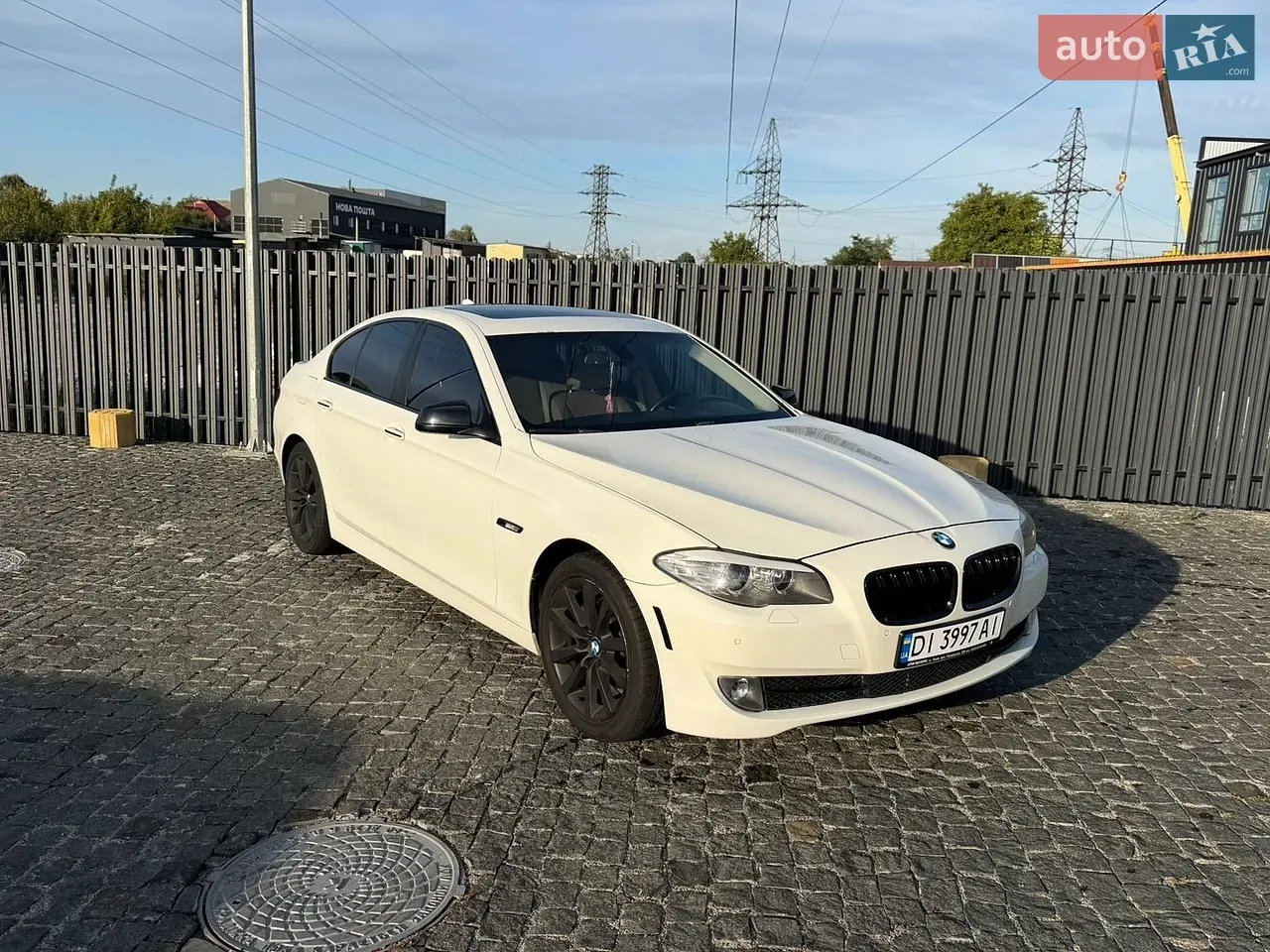 BMW 5 Series 2011 photo 3