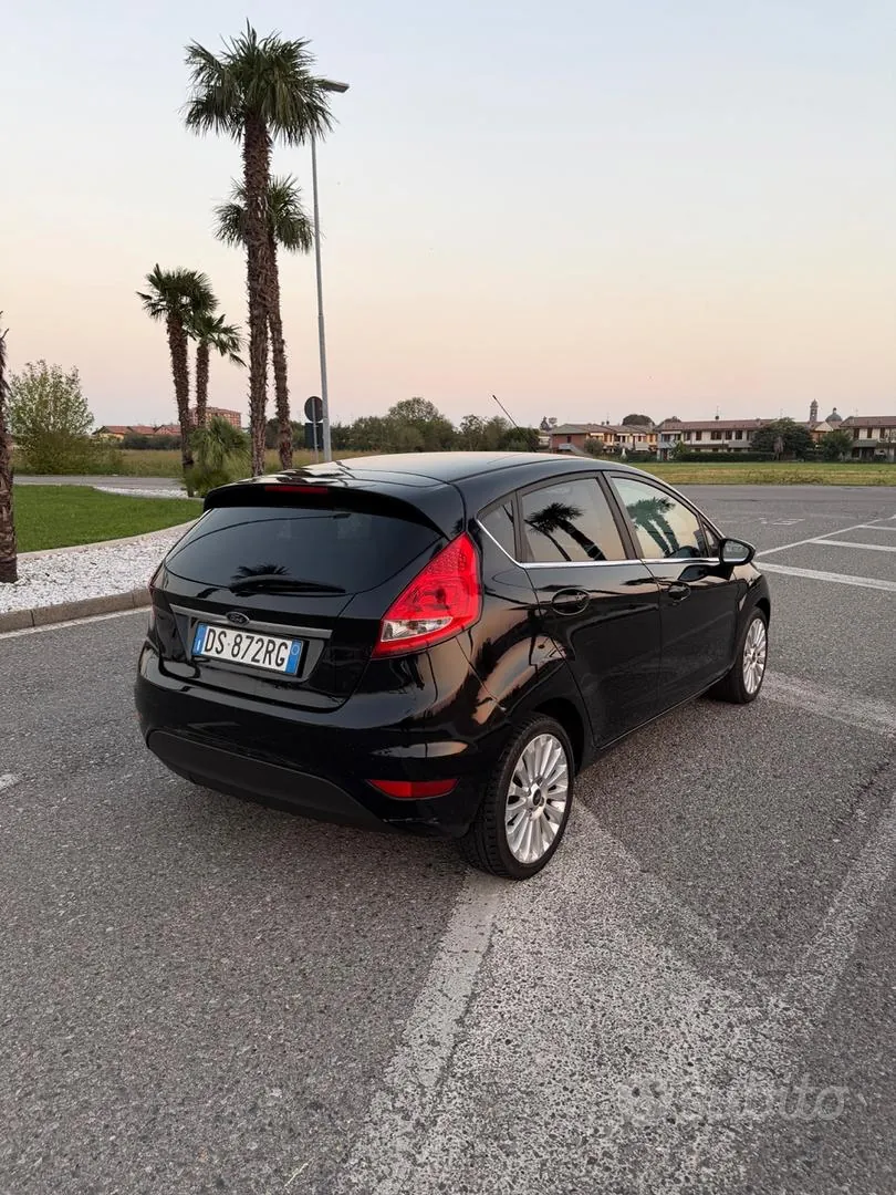 Ford Fiesta 2009 photo 4