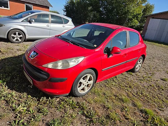 Peugeot 207 2009 photo 2