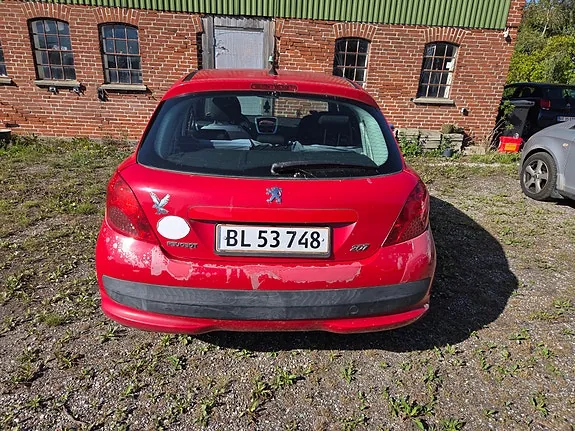 Peugeot 207 2009 photo 3