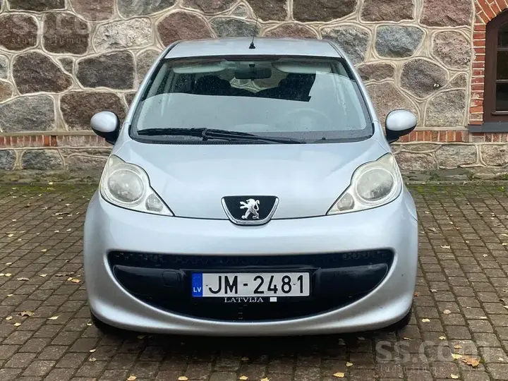 Peugeot 107 2008 photo 2