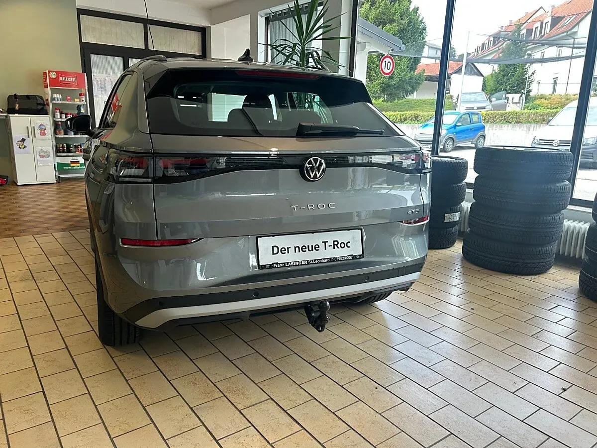 Volkswagen T-Roc 2026 photo 2