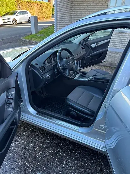 Mercedes-Benz C180 2008 photo 2