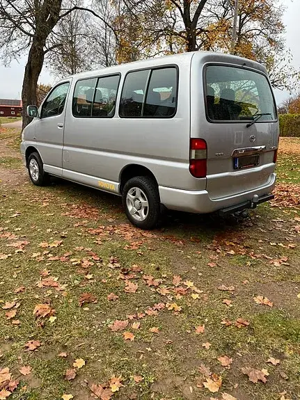 Toyota Hiace 2010 photo 4