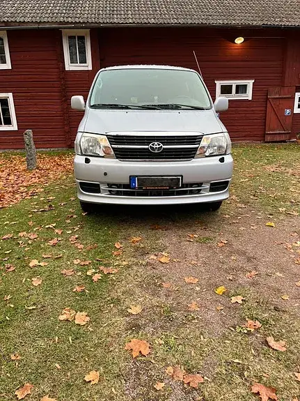 Toyota Hiace 2010 photo 3