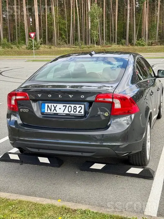 Volvo S60 2012 photo 4