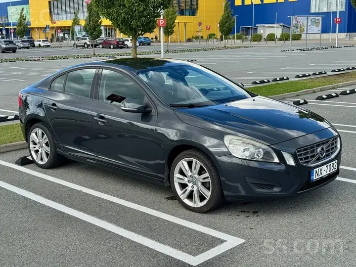 Volvo S60 2012 photo 2