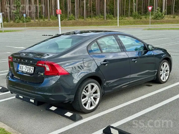 Volvo S60 2012 photo 3