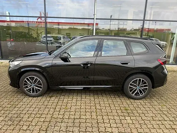BMW Ix1 2025 photo 3
