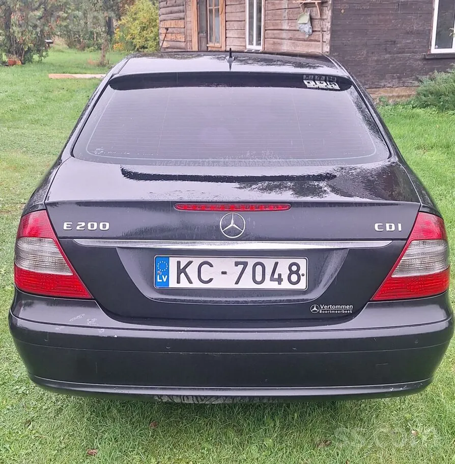 Mercedes-Benz E200 2008 photo 2