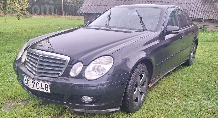 Mercedes-Benz E200