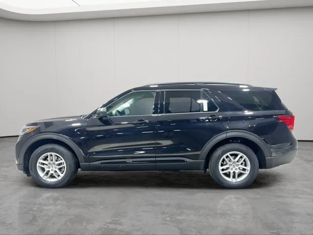 Ford Explorer 2026 photo 2