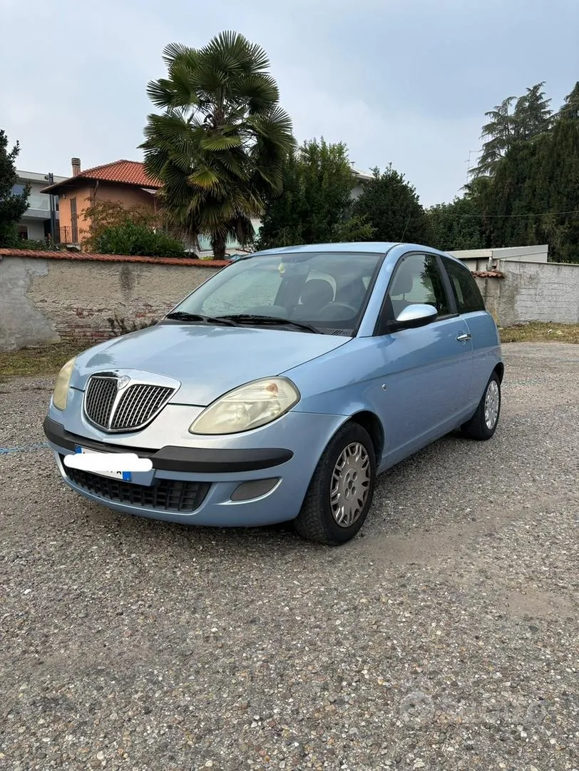 Lancia Ypsilon