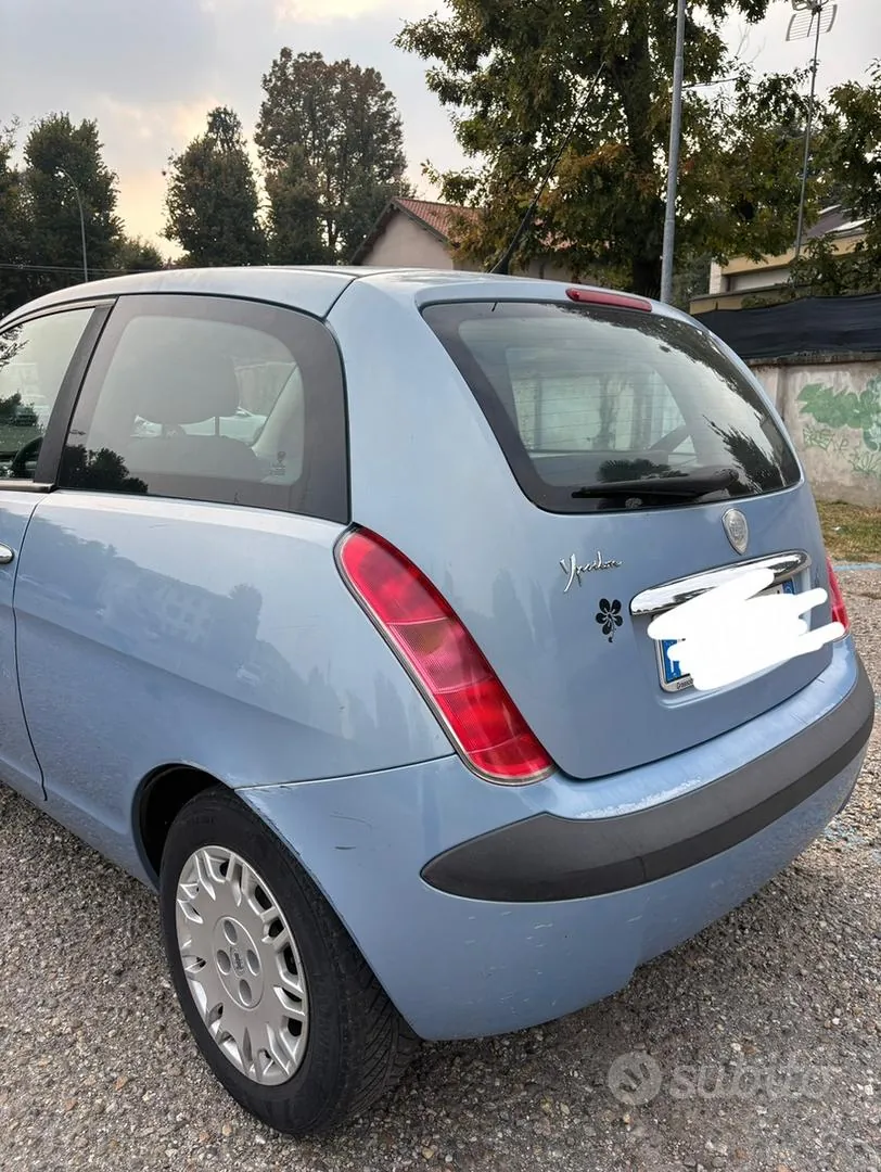 Lancia Ypsilon 2004 photo 2