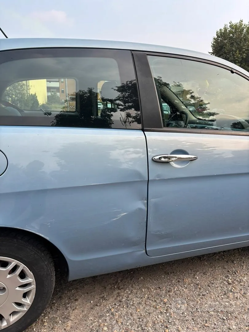 Lancia Ypsilon 2004 photo 3