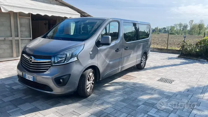 Opel Vivaro 2015 photo 2