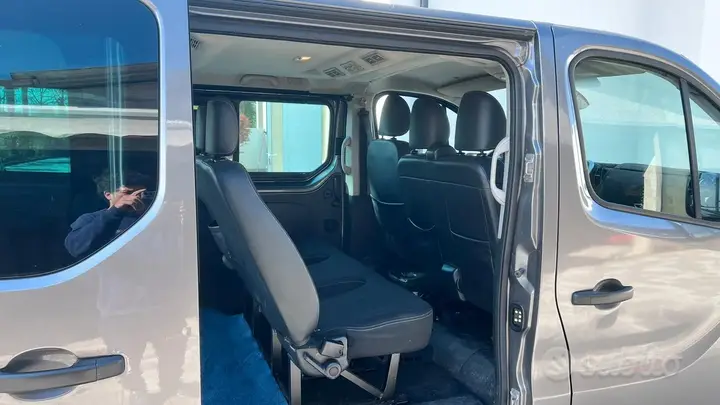 Opel Vivaro 2015 photo 4