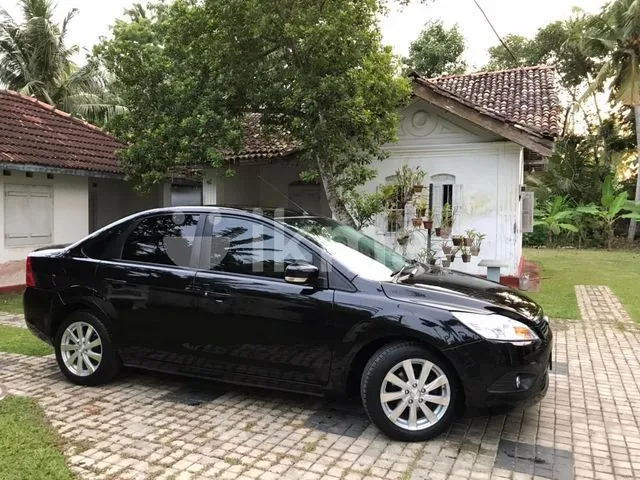 Ford Focus 2011 photo 2