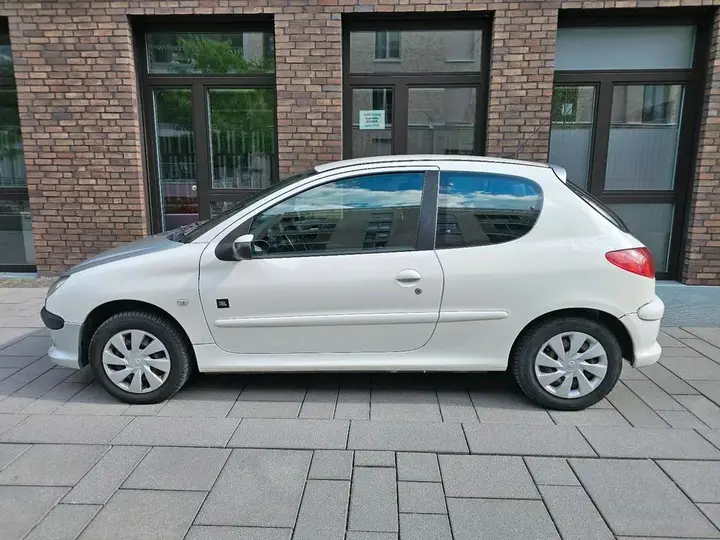 Peugeot 206