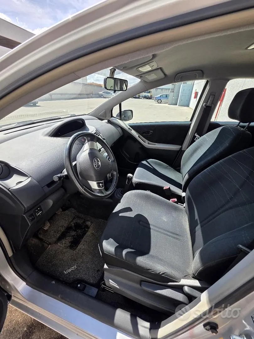 Toyota Yaris 2008 photo 3
