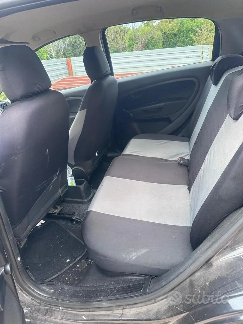 Fiat Punto 2011 photo 4