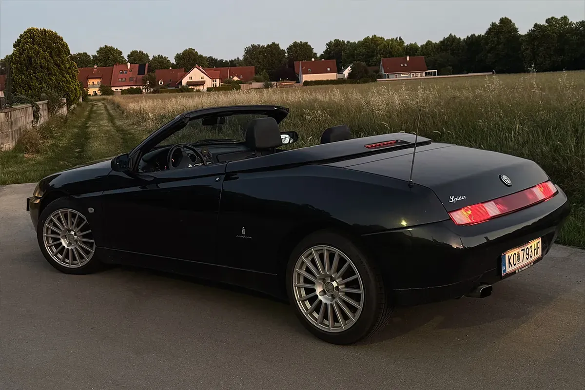 Alfa Romeo Spider 2004 photo 3