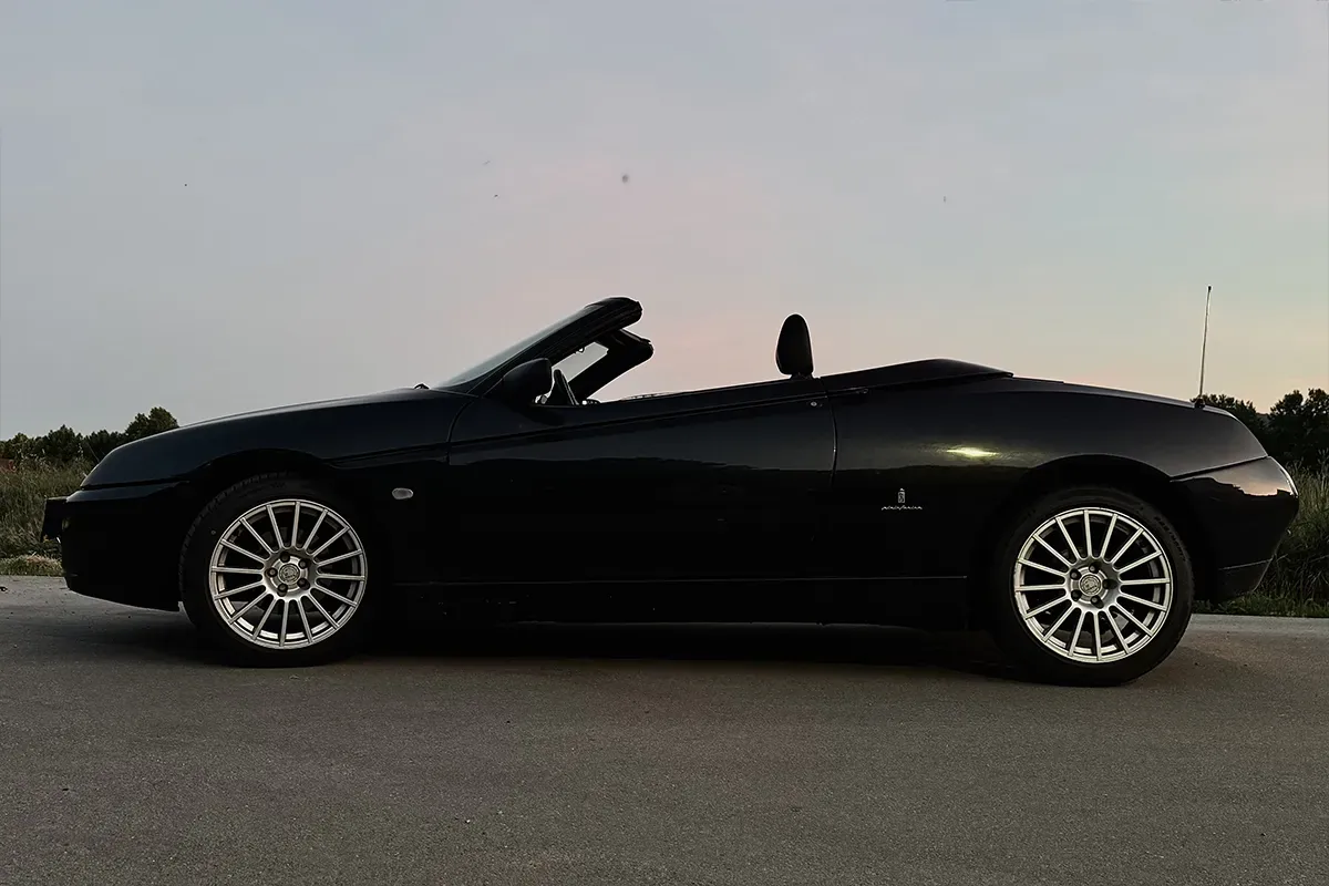 Alfa Romeo Spider 2004 photo 2
