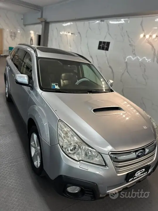 Subaru Outback 2014 photo 2