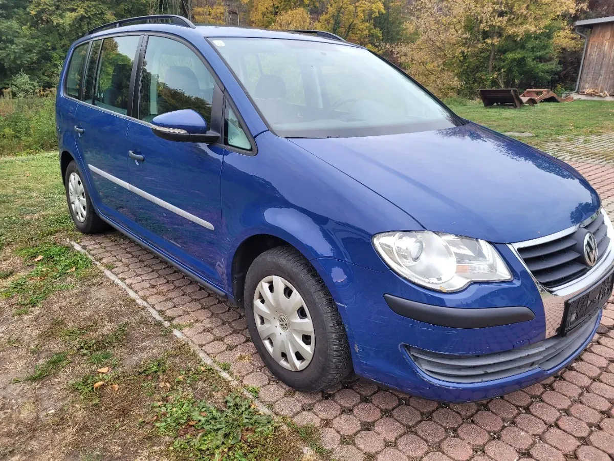 Volkswagen Touran 2010 photo 3