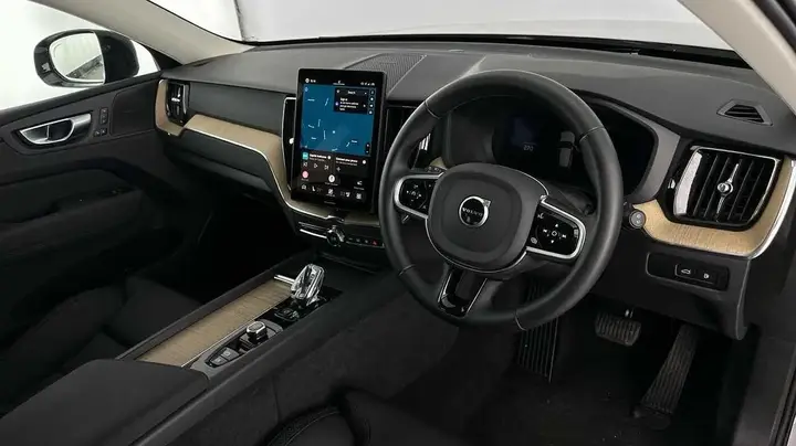 Volvo Xc60 2026 photo 2
