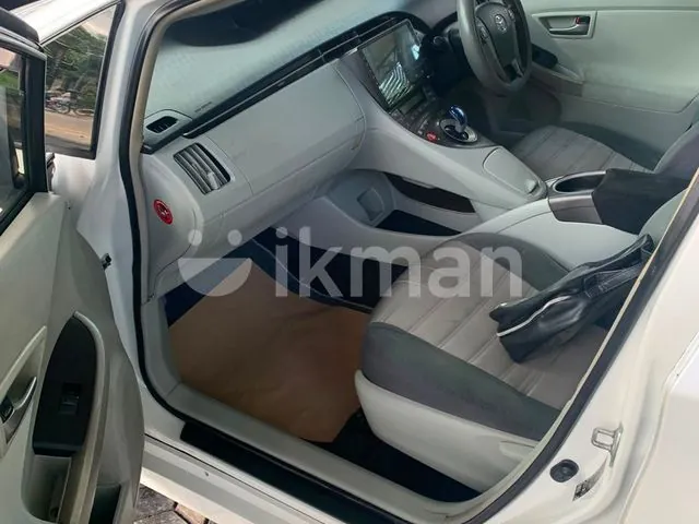 Toyota Prius 2013 photo 4
