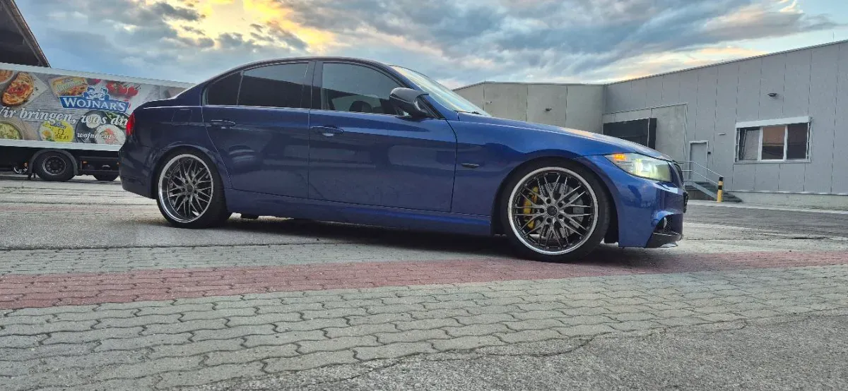 BMW 3 Series 2008 photo 2