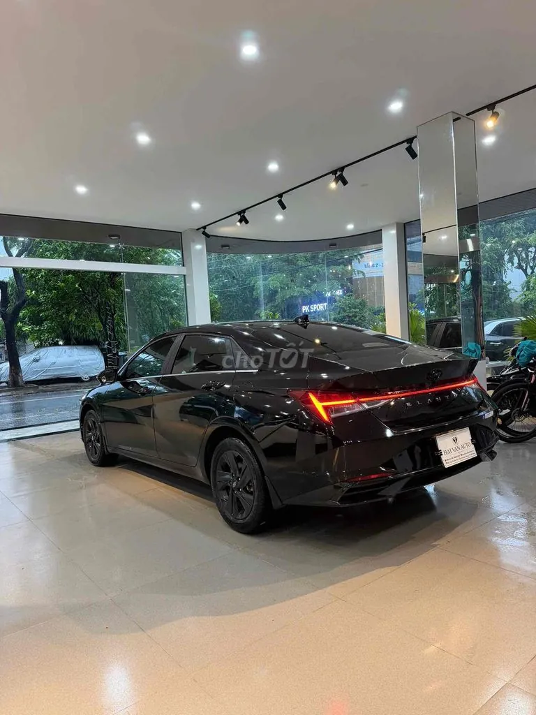 Hyundai Elantra 2022 photo 3