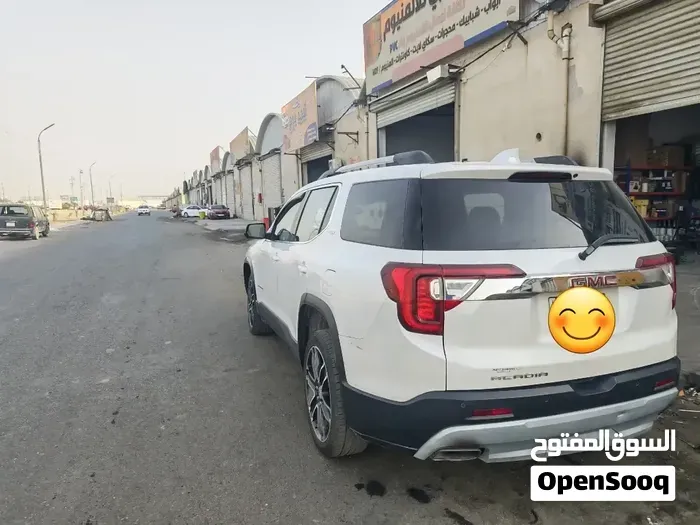 GMC Acadia 2021 photo 2