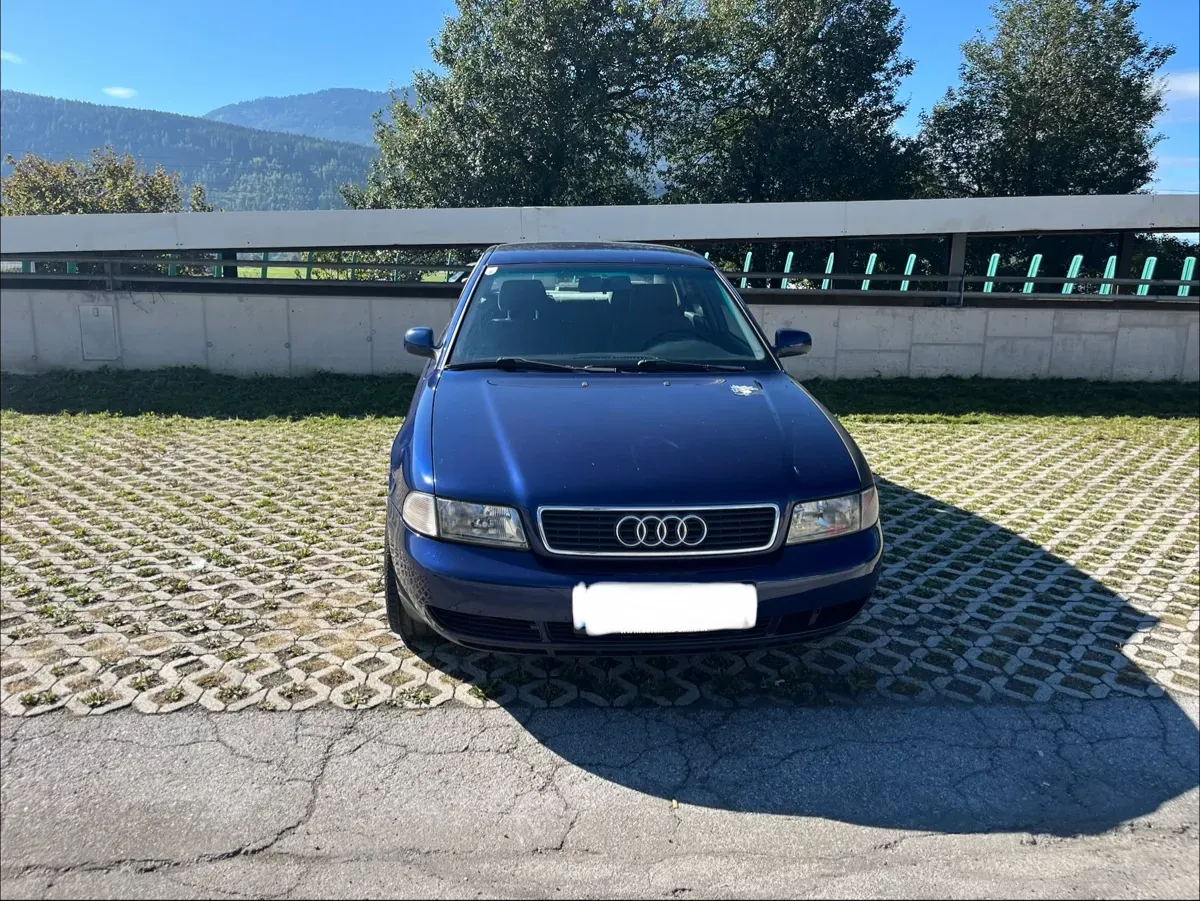 Audi A4 1998 photo 2