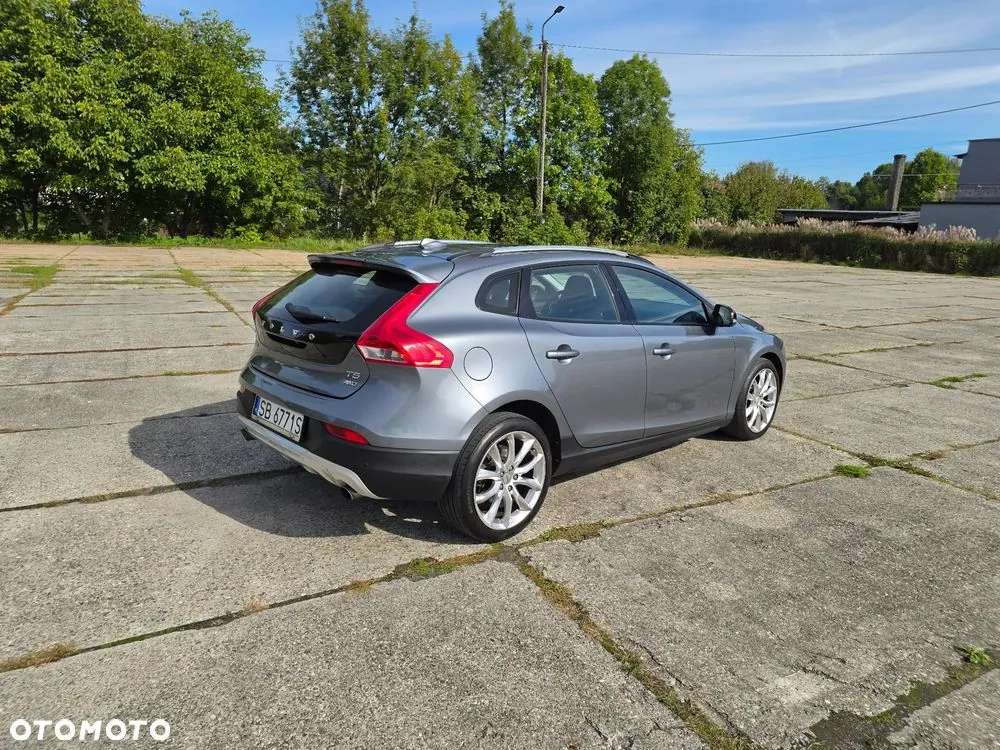 Volvo V40 2016 photo 2